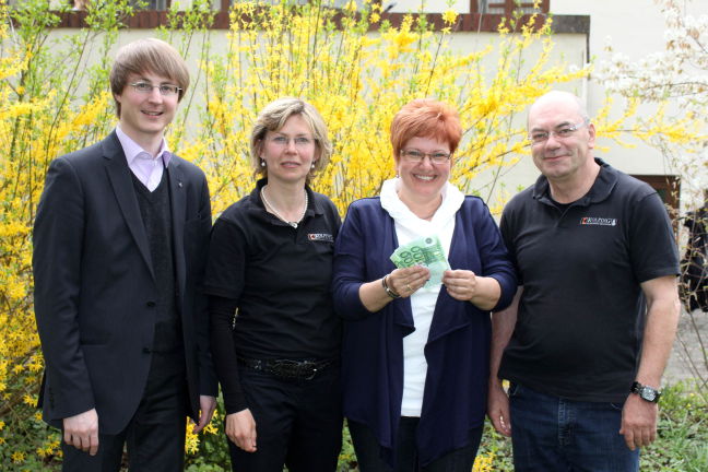 (v.l.n.r.: Präses Ertl, 2. Vors. Uli Wurm, Susanne Ortler, 1. Vors. Karlheinz Hitzler)